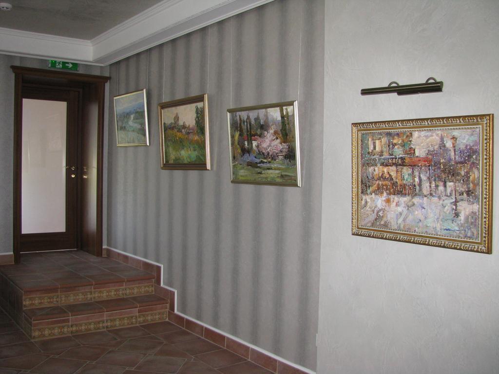 Kera Hotel Nesterenki Esterno foto